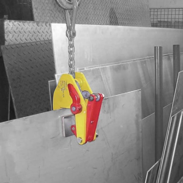 Example of lifting clamps for trackless lifting